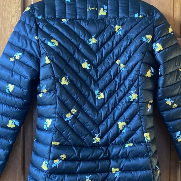 STUNNING LIKE NEW JOULES CHEVRON QUILTED SHORT PUFFER JACKET - Picture 4 of 4